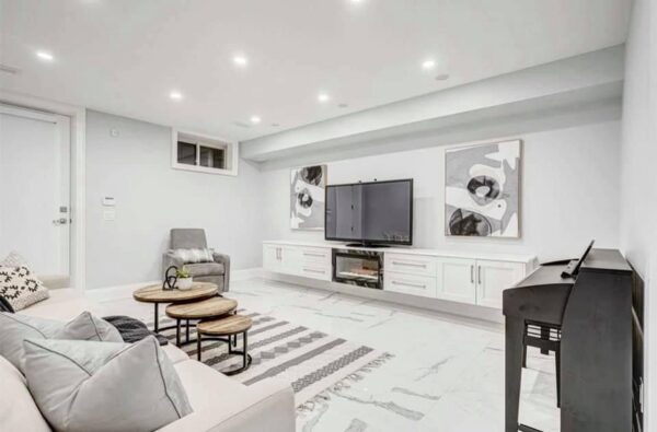 Toronto Custom Built House - Image 3
