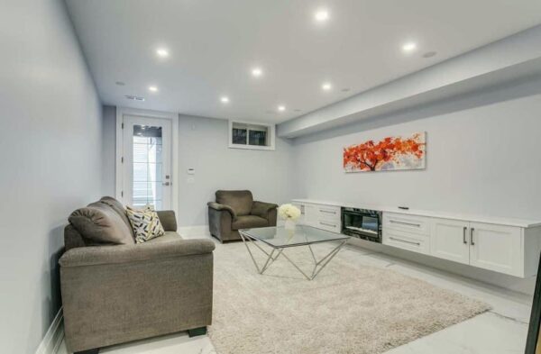 Toronto Custom Built House - Image 5