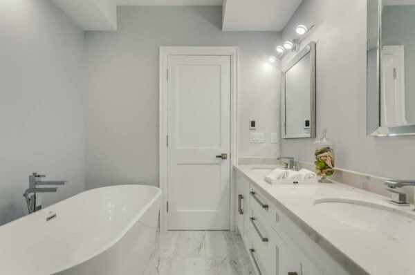 Toronto Custom Built House - Image 9